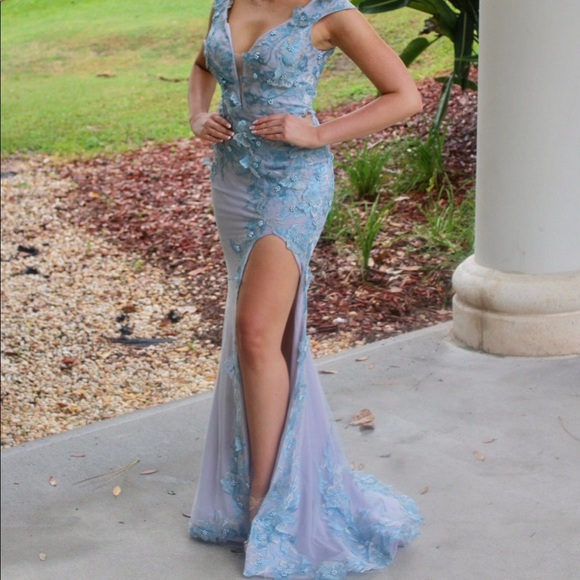 Portia and Scarlett size 4 - Picture 2 of 2